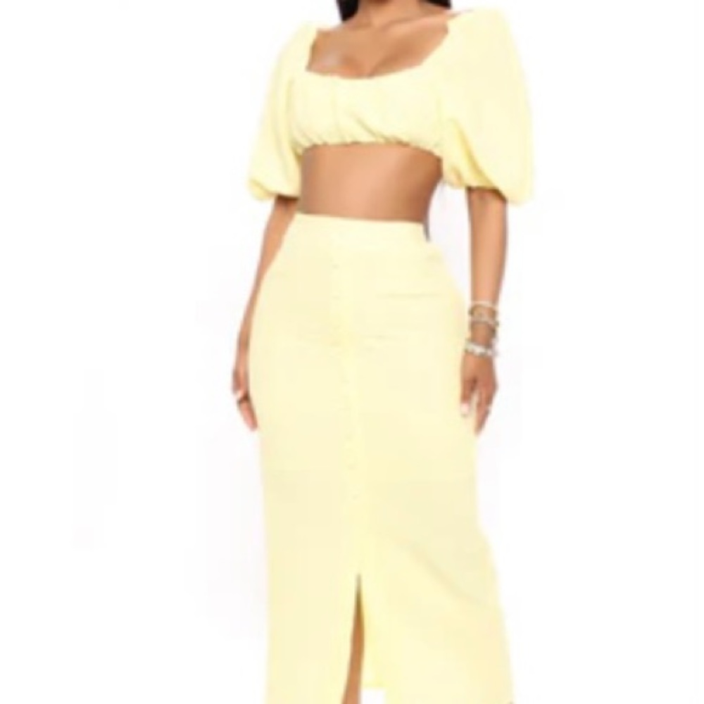 Two piece fashion nova yellow skirt set!